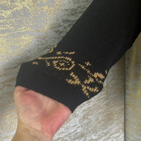 Vintage 🧚♀️Felicia Black/Gold Sparkly Metallic 80’s Sweater - Picture 4 of 9